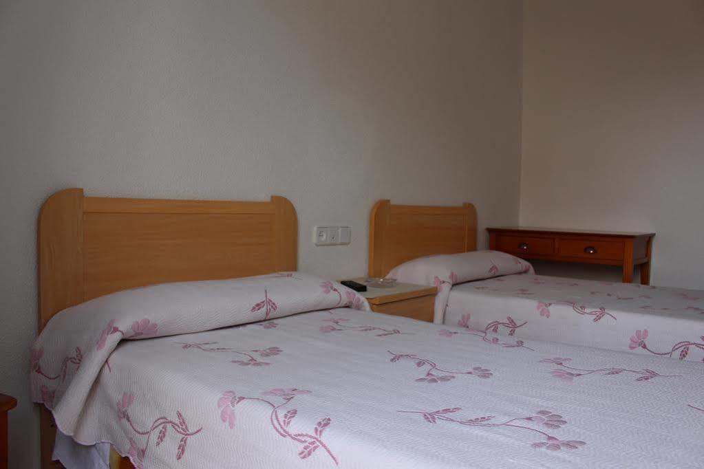 Hostal Casanova Madrid Luaran gambar